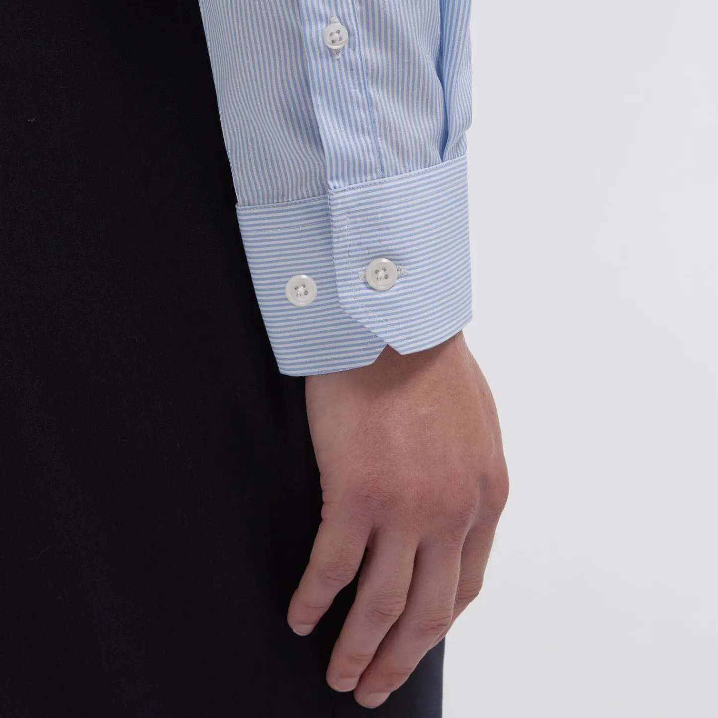 HAST Chemise cintrée en popeline double retors à petites rayures bleu ciel> Cintrée | Chemises Bleues